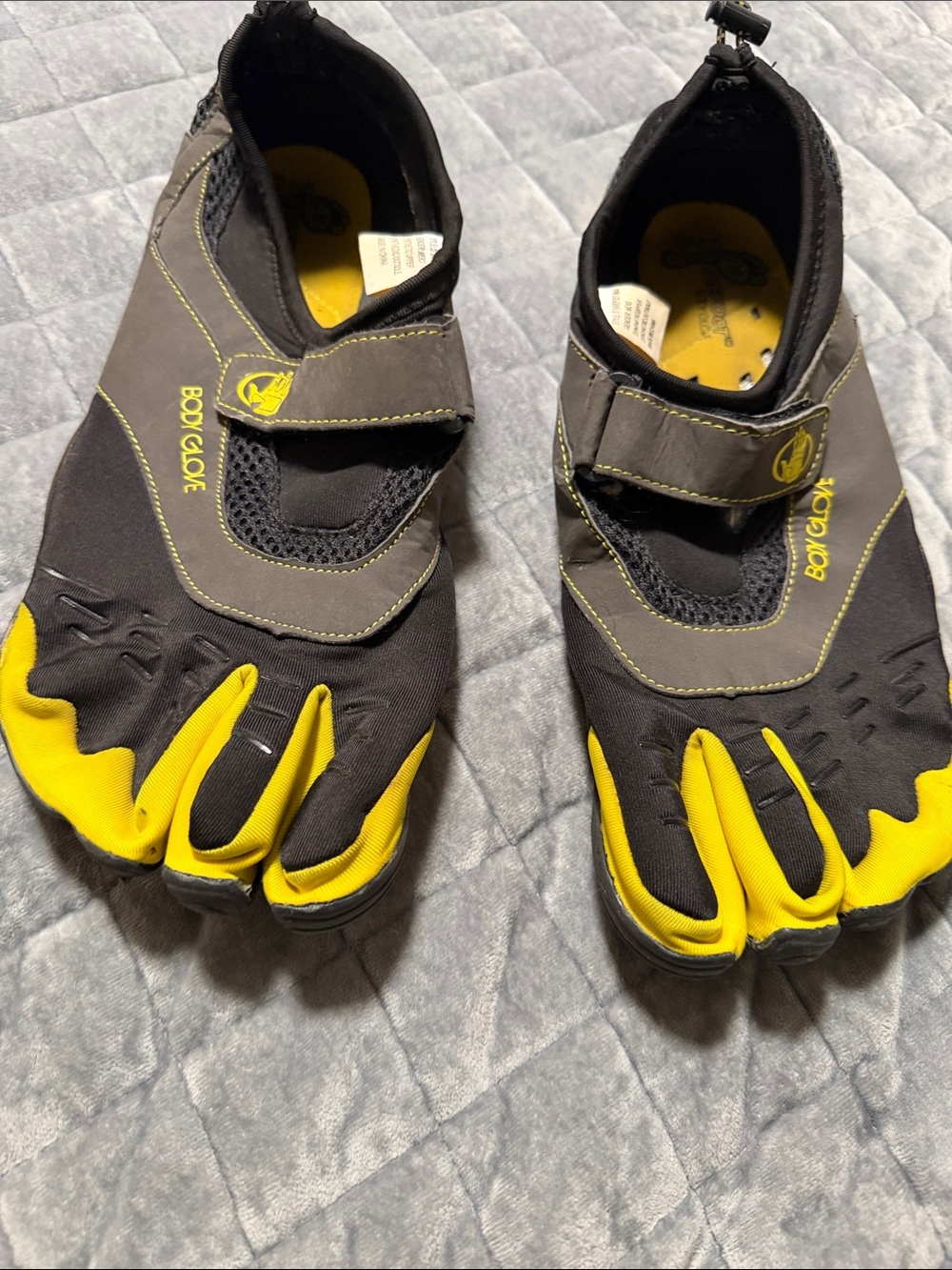 Shoes fits each toe
